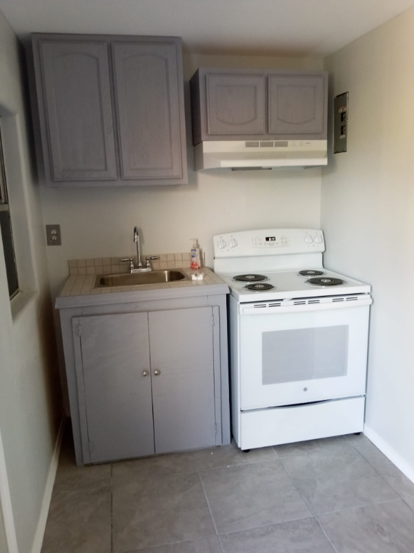 1613 Terrace Dr - Photo 7 of 10