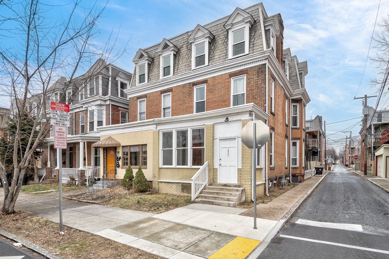 1821 N 2nd St #3 - Photo 2 of 12