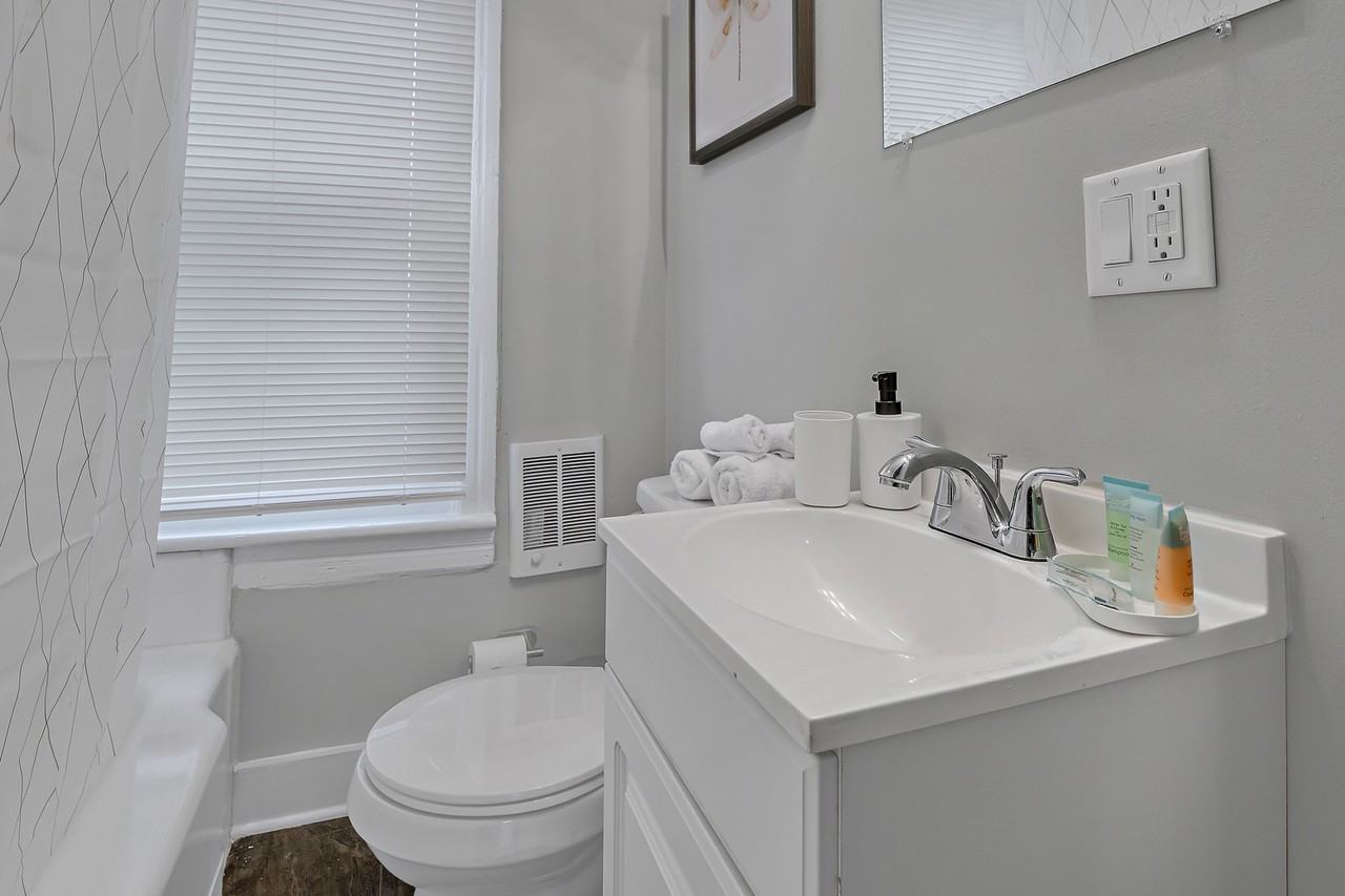 1821 N 2nd St #3 - Photo 4 of 12