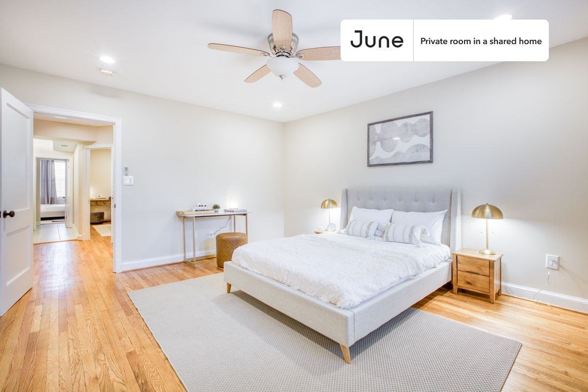 1843 Burke St Se #A - Photo 5 of 16