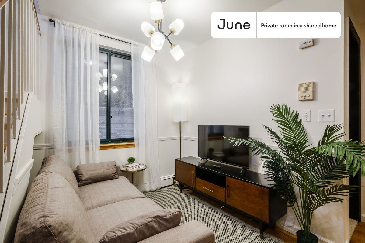 375 E 10th St #B - Photo 5 of 12