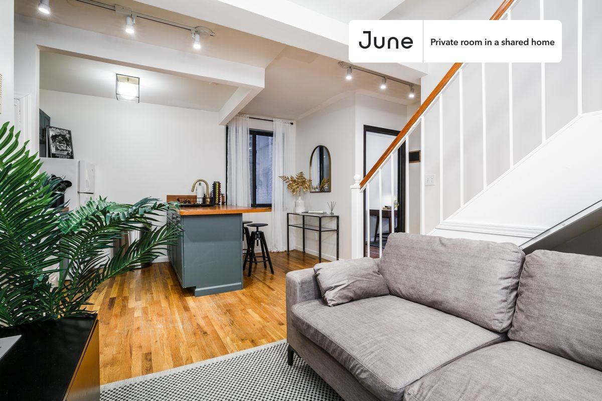 375 E 10th St #B - Photo 6 of 12