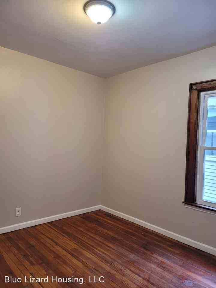 2520 Main St - Photo 3 of 3