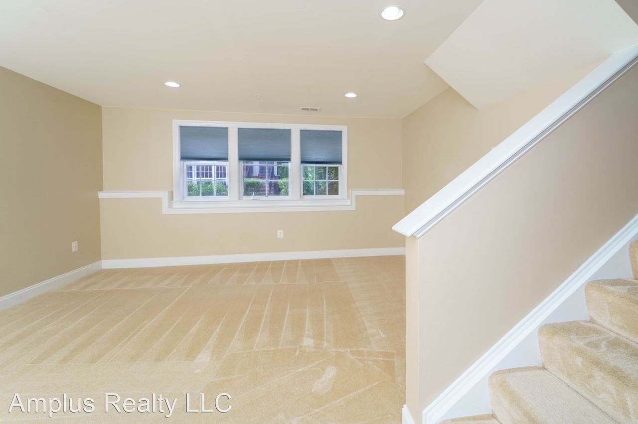 2147 Red Vine Dr - Photo 2 of 26