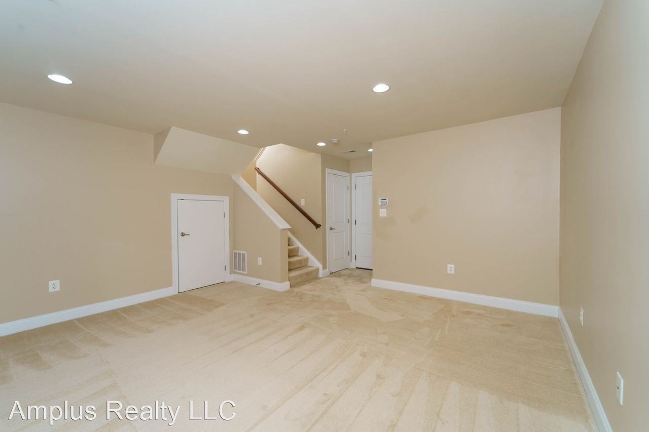 2147 Red Vine Dr - Photo 3 of 26