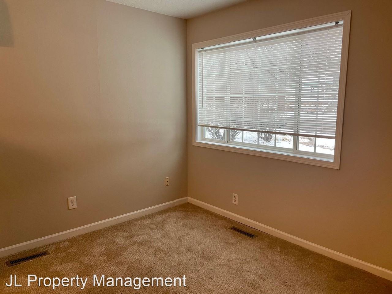 608 S 2nd Ave - Photo 3 of 10