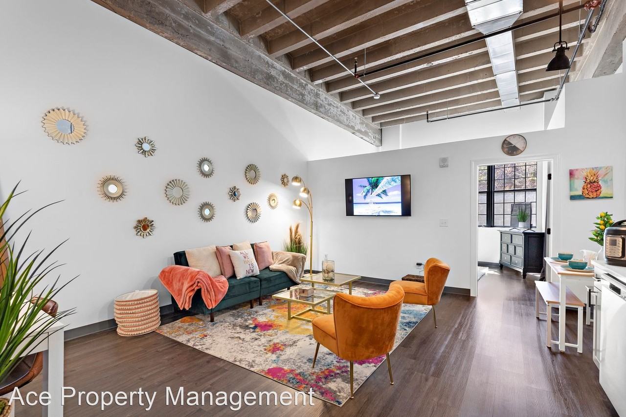 Multi-functional space-saving loft squeezed into small San Francisco condo