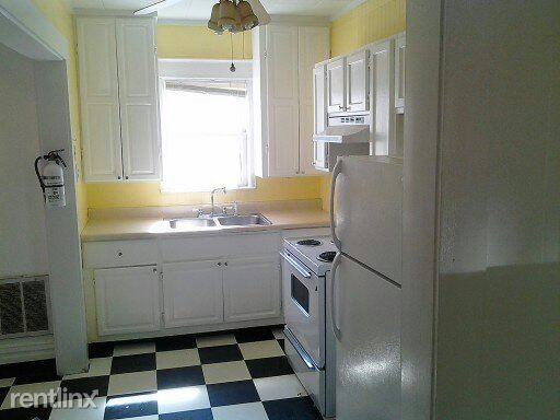 1701 1/2 E Main St - Photo 3 of 3