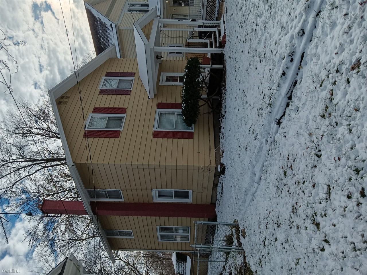 814 Hazard Ave - Photo 3 of 5