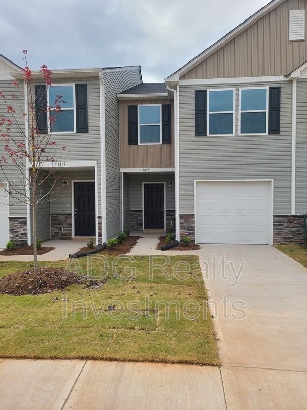 1459 Cypress Loop - Photo 2 of 8
