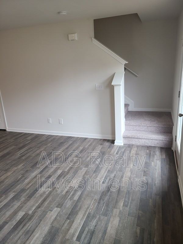 1459 Cypress Loop - Photo 6 of 8