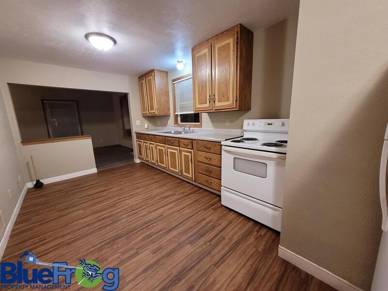 404 13th Ave - Photo 3 of 9