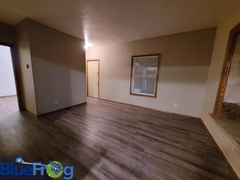 404 13th Ave - Photo 4 of 9