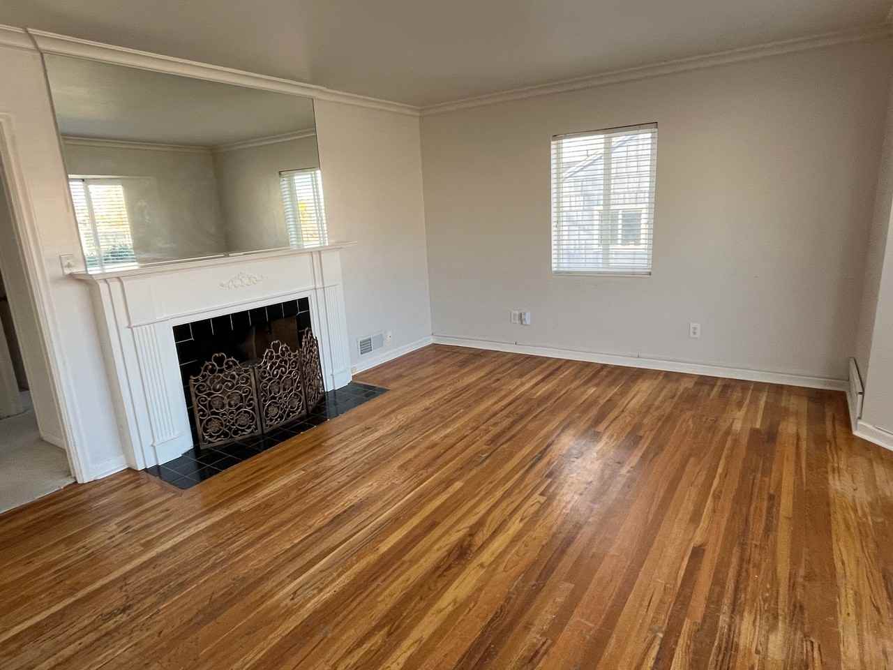 1920 E Sunnyside Ave - Photo 2 of 24