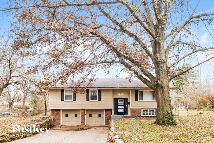 10809 E 66th Terrace, Raytown, MO 64133 4 Bedroom Apartment for 1,135