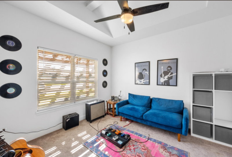 5840 Itasca St - Photo 3 of 18