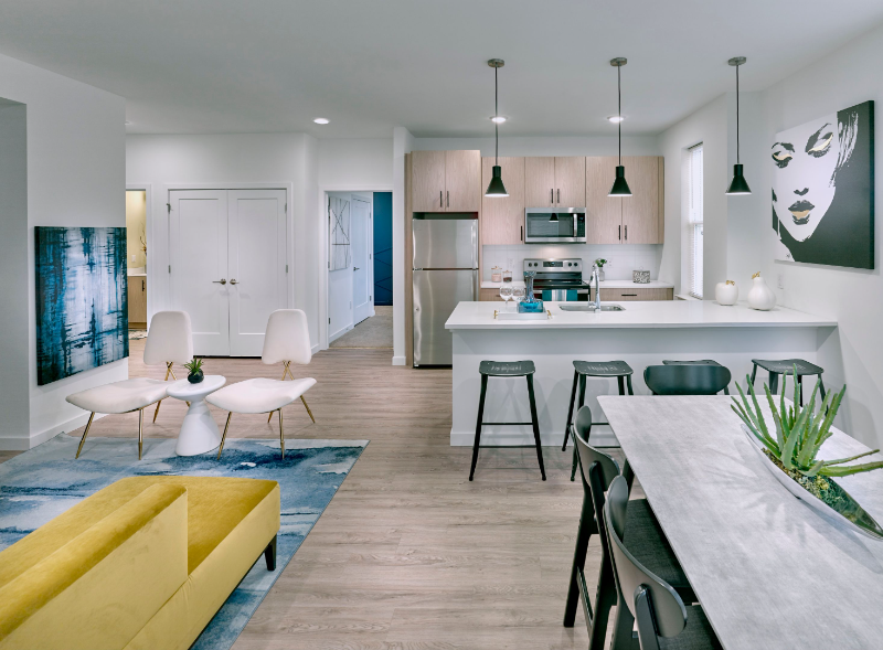 402 E Oak Ave #3305 - Photo 3 of 3