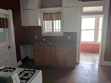 619 S Hamilton St - Photo 3 of 15