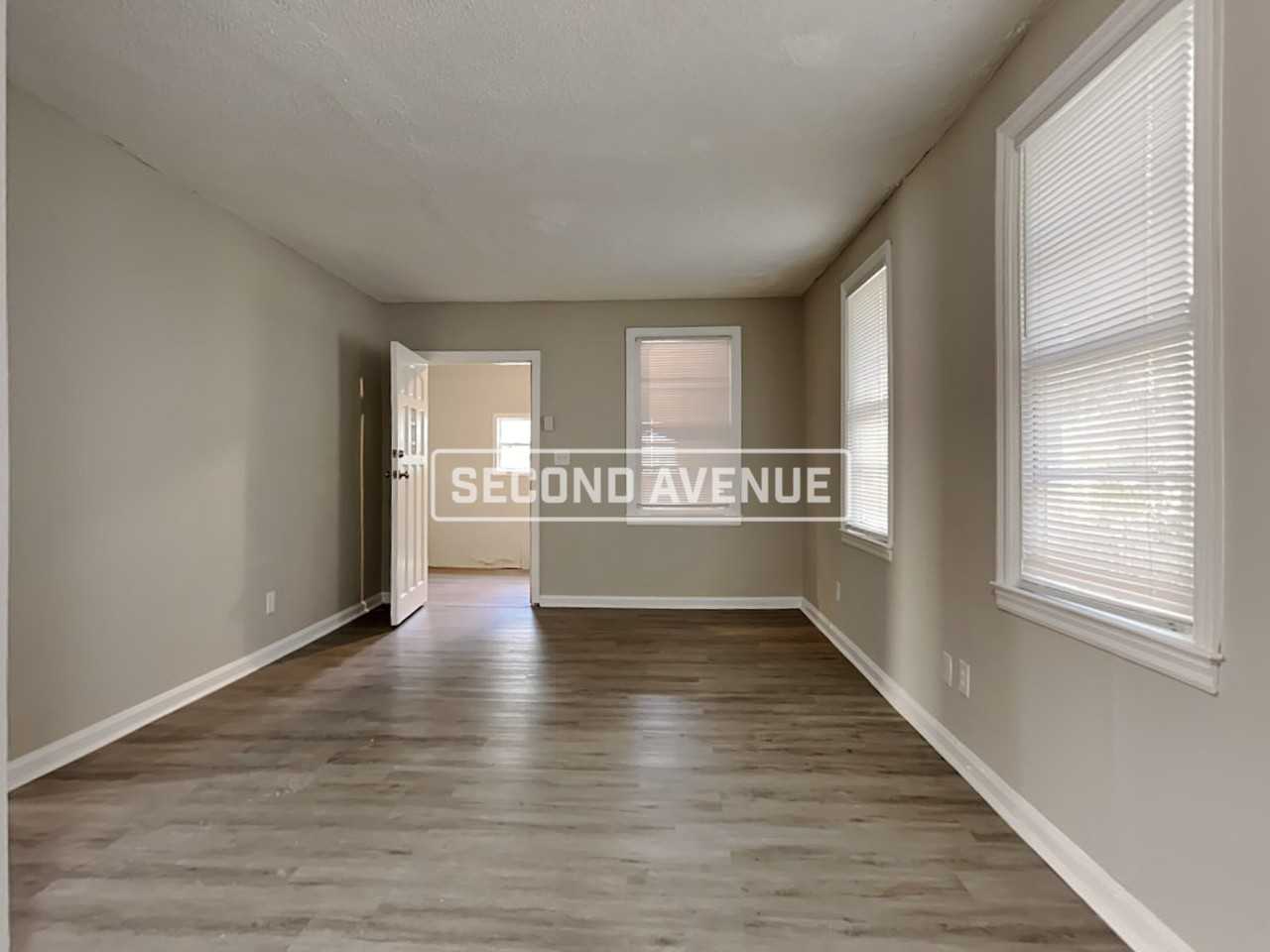 472 W 65th St - Photo 2 of 19