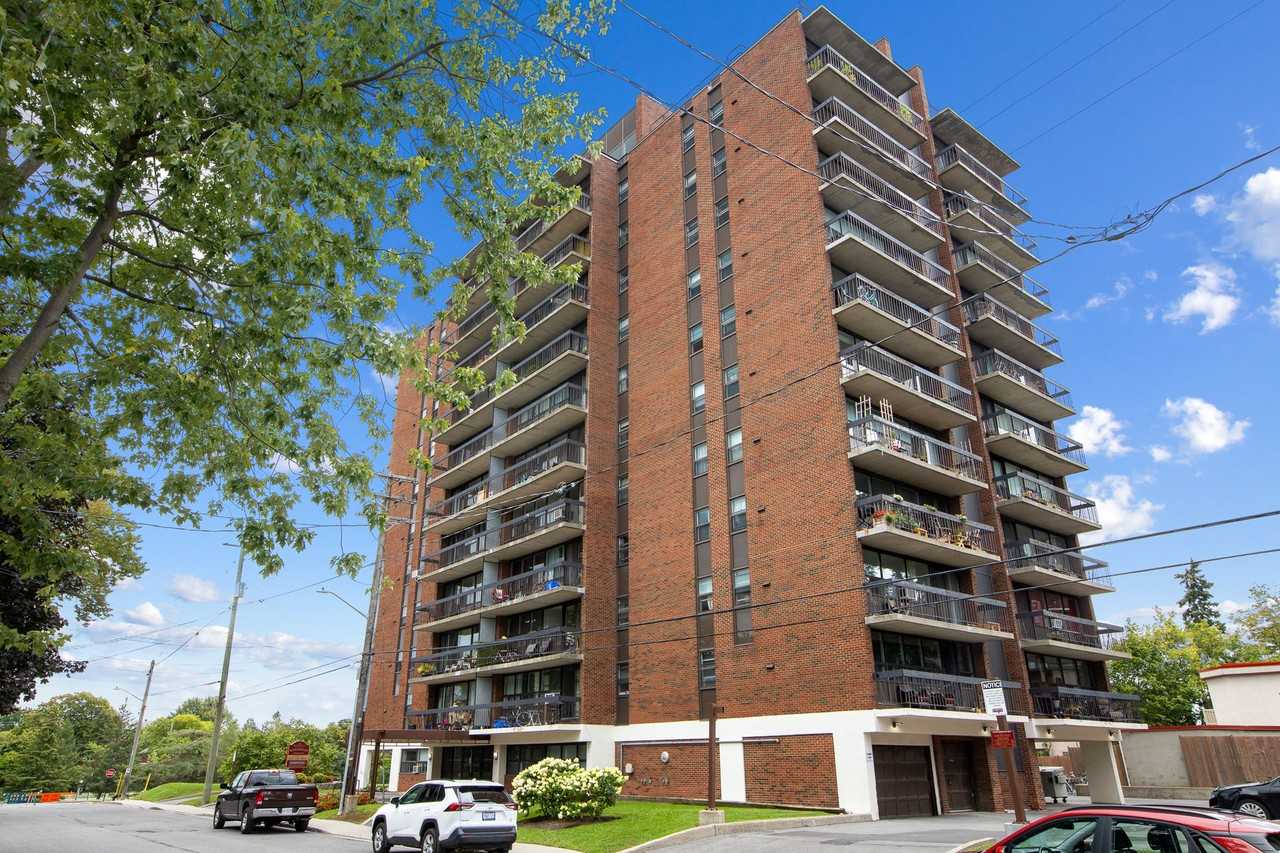 Roxborough Apartments 330 Queen Elizabeth Drwy, Ottawa, ON K1S 3M9