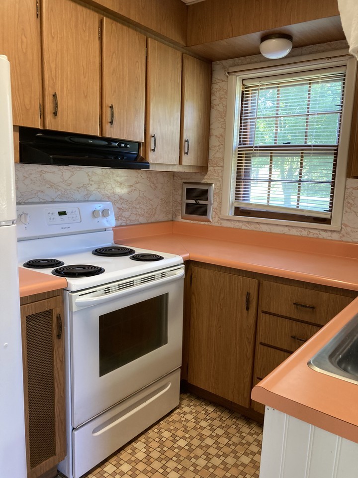 10223 U.S. 40 #F - Photo 2 of 5