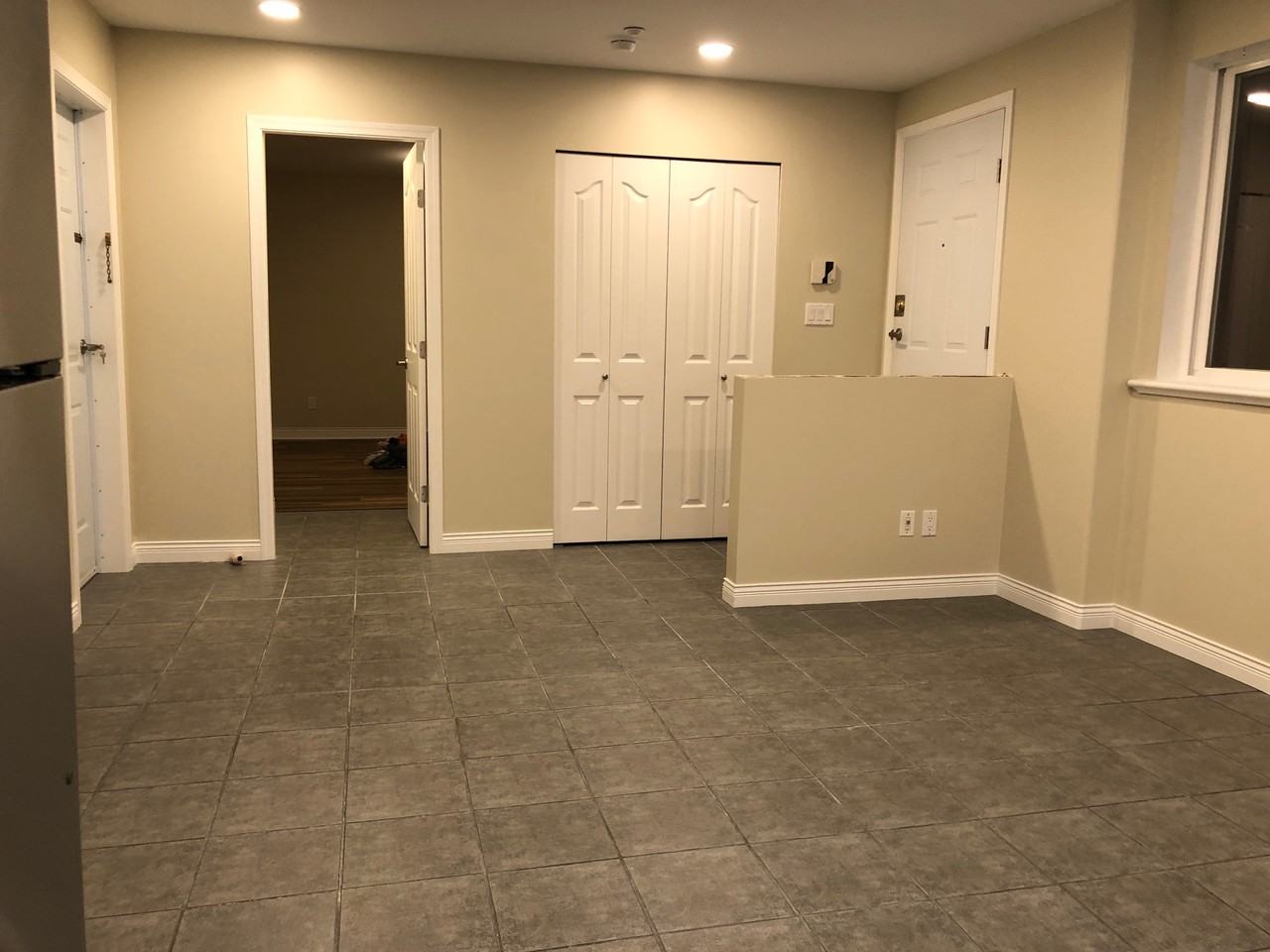 2942 East 5th Avenue - Photo 3 of 8