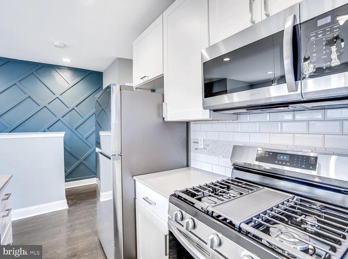 1606 29th St Se - Photo 3 of 8