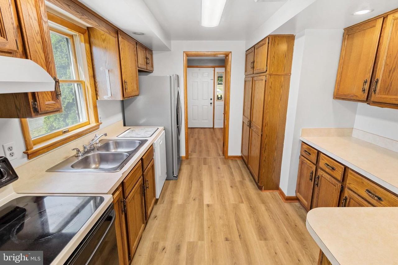 3114 Middleway Pike - Photo 3 of 12