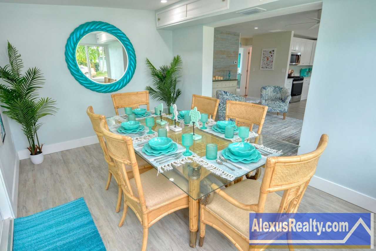 1315 Northeast Flora Place - Photo 6 of 9