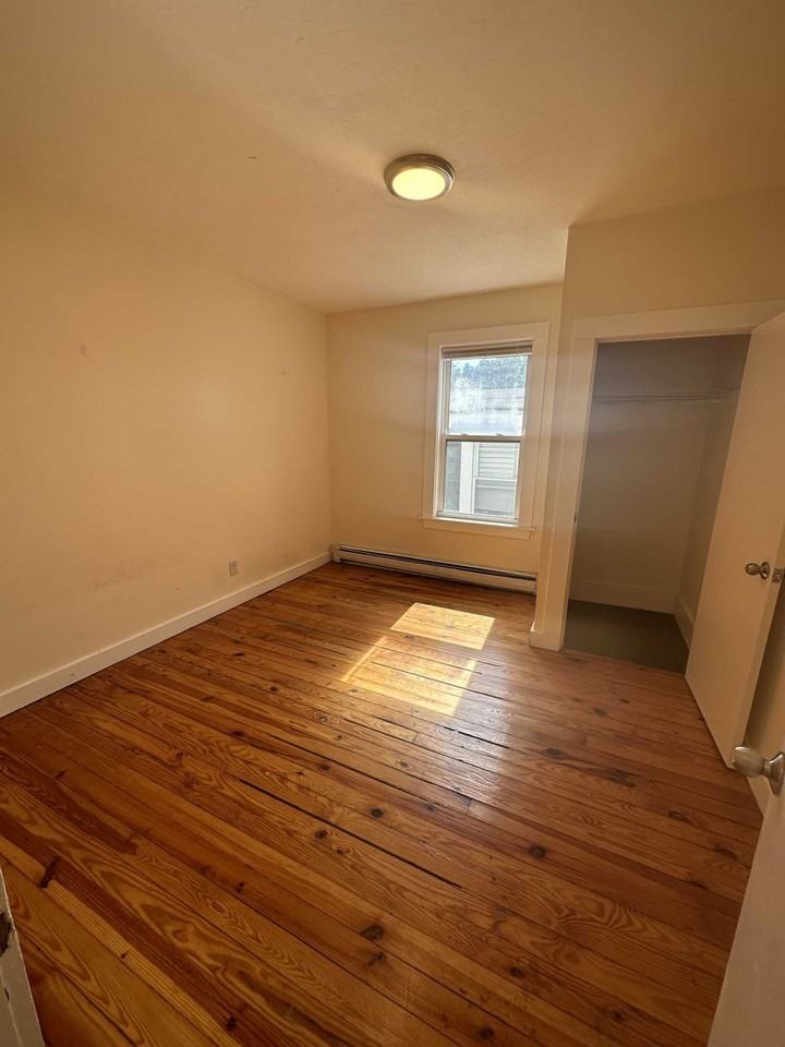 Pleasant St - Photo 3 of 11