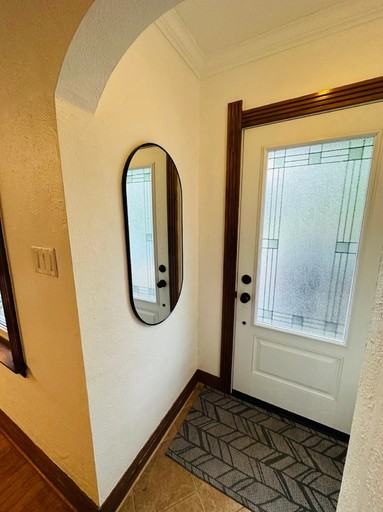 925 Jane St - Photo 3 of 13