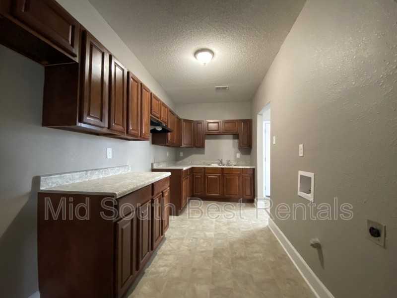 565 E Davant Ave - Photo 3 of 8