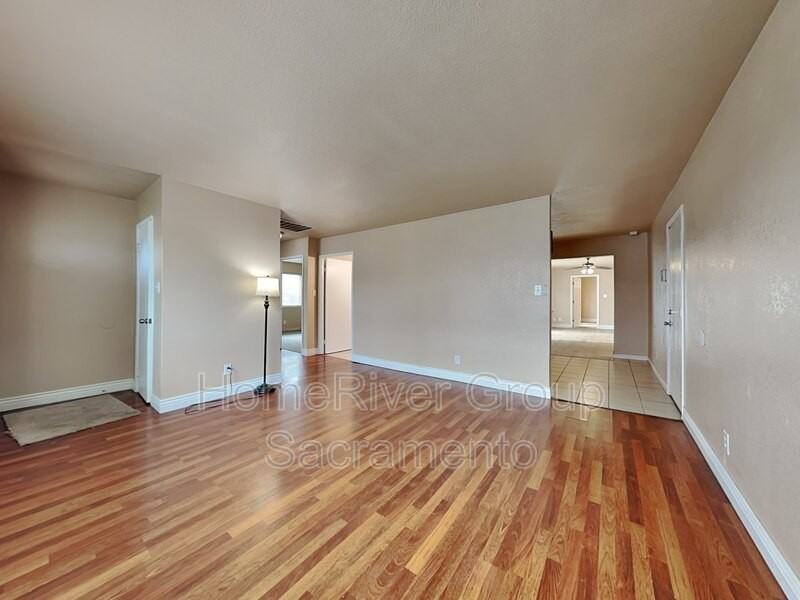 4117 Dexter Cir - Photo 2 of 23