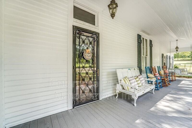 6054 Chester St - Photo 3 of 31