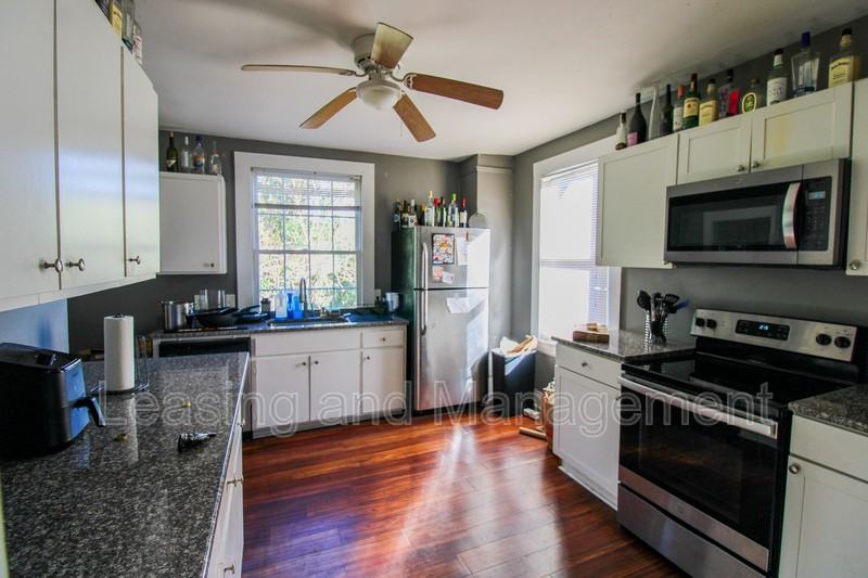 80 Pitt St #B - Photo 4 of 11