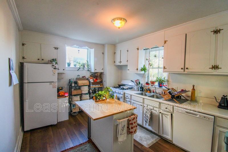 7 Ann St - Photo 4 of 17