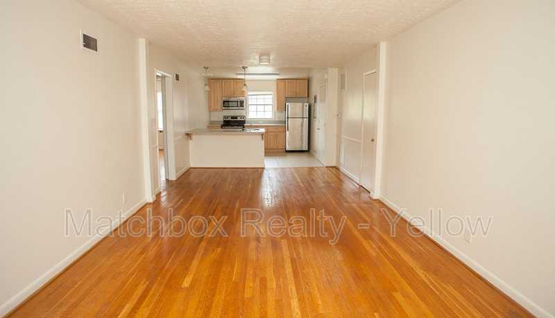 955 Donaghe St #4 - Photo 2 of 9