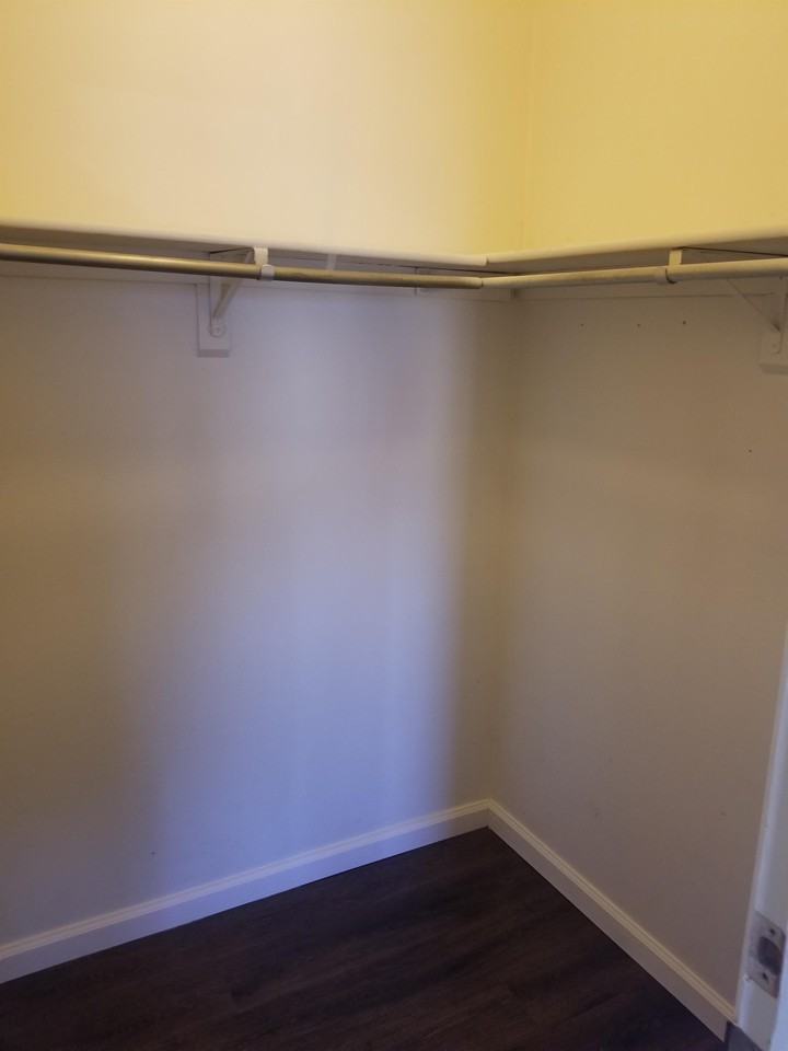 186 East Market Street - Photo 2 of 9