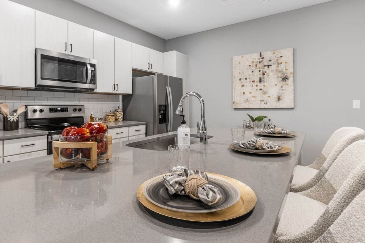 Meeder Flats Apartment Homes - Photo 6 of 21