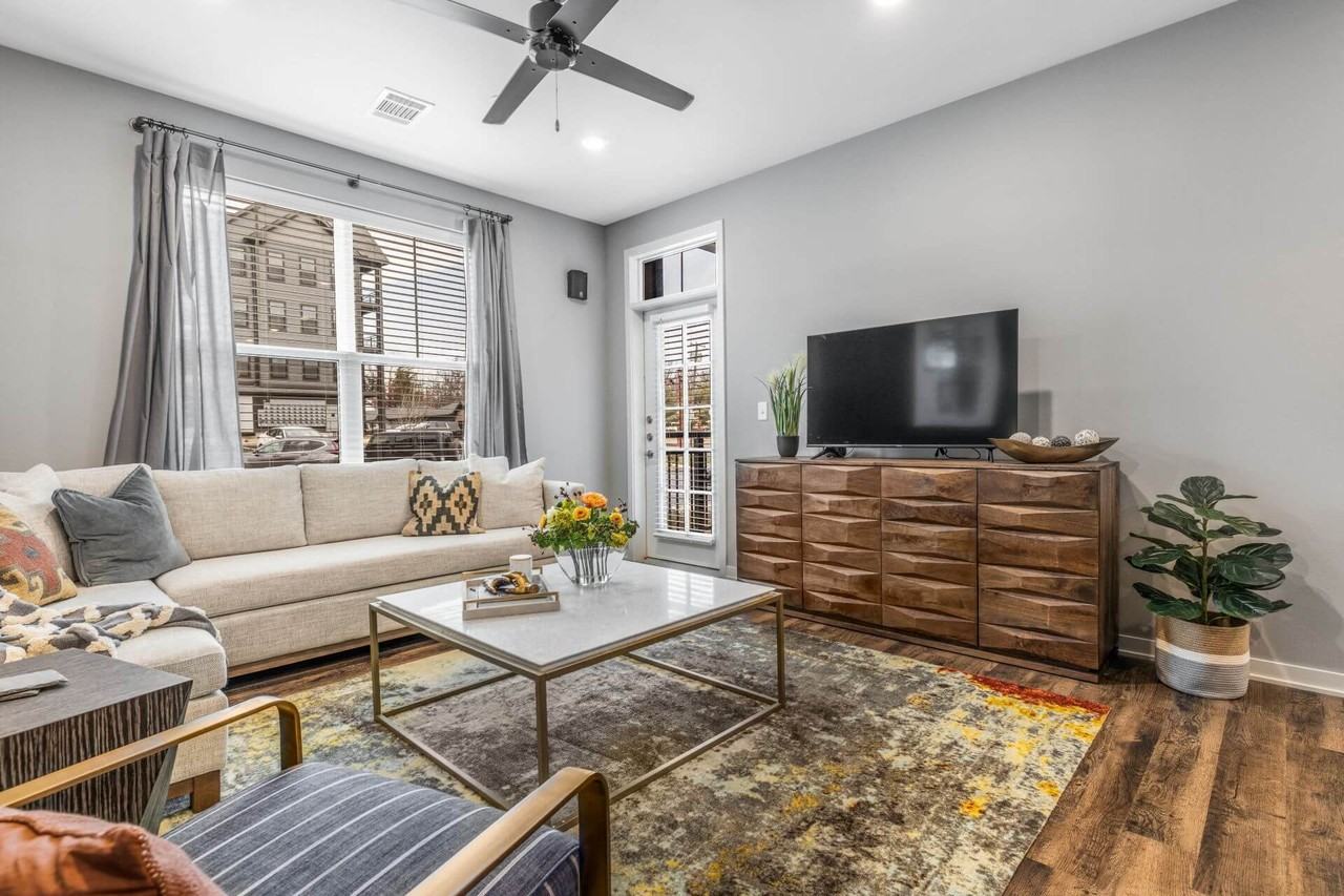 Meeder Flats Apartment Homes - Photo 2 of 21