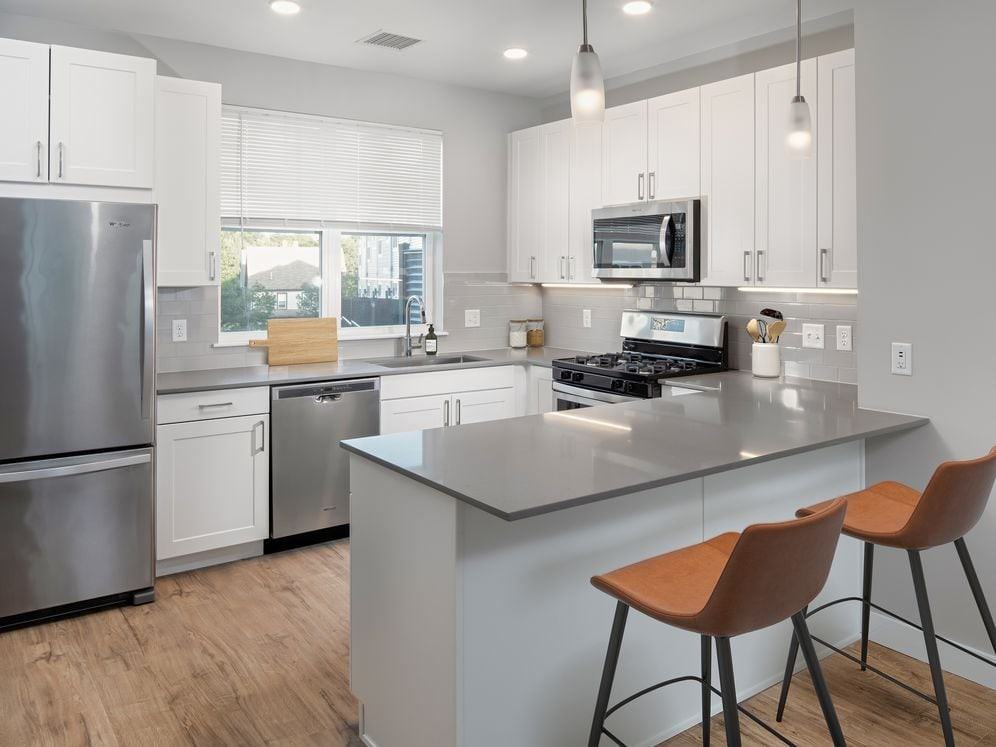 Avalon Norwood - Photo 6 of 31