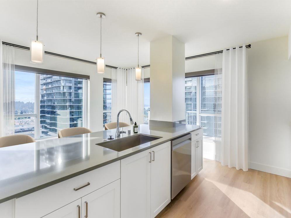 Avalon Towers Bellevue - Photo 3 of 43