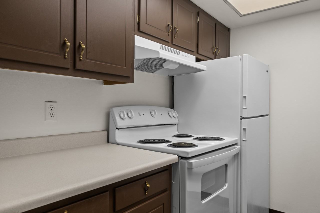 Pronghorn Apartments - Photo 6 of 39