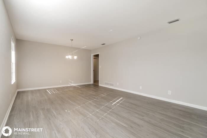 1203 Parkside Dr - Photo 3 of 16