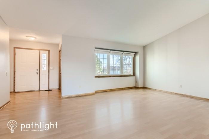 17462 Inland Cir - Photo 2 of 23