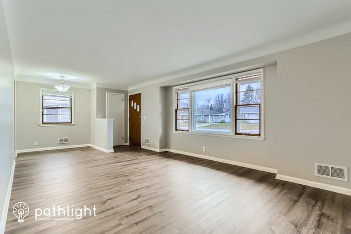 7025 15th Ave S - Photo 2 of 15