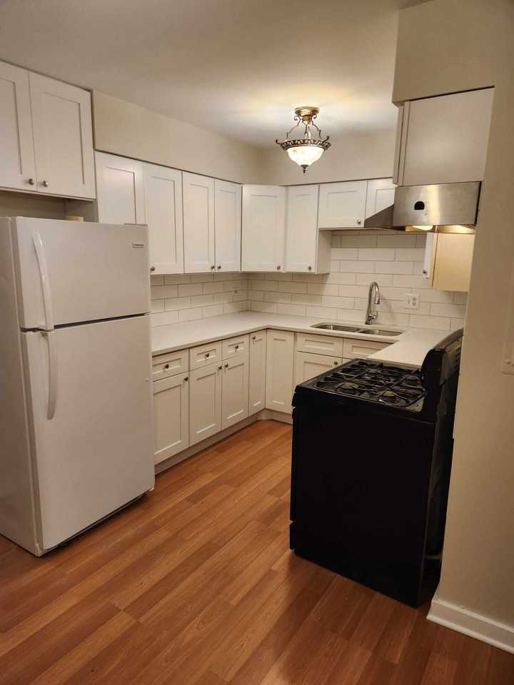 1319 N Baldwin Ct #1 - Photo 2 of 22