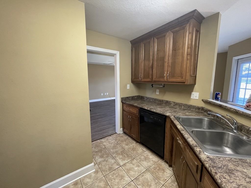 4698 Custer Dr #1 - Photo 4 of 20