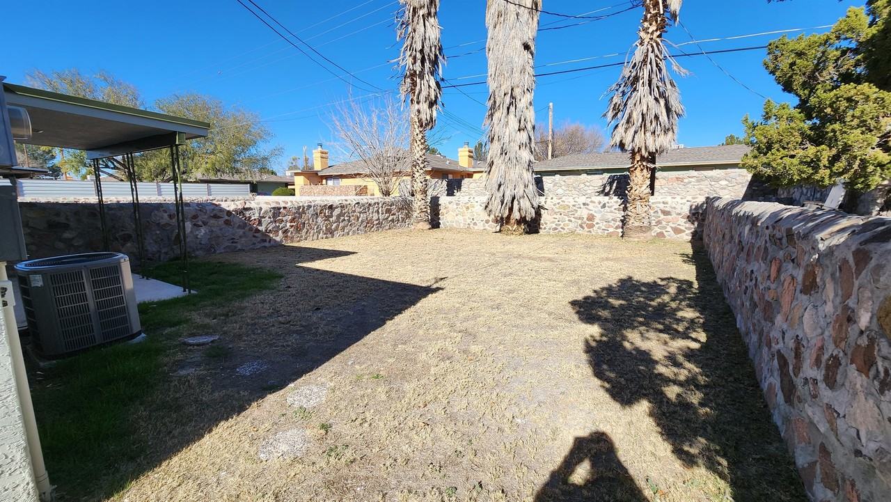 431 W Redd Rd #1 - Photo 3 of 10