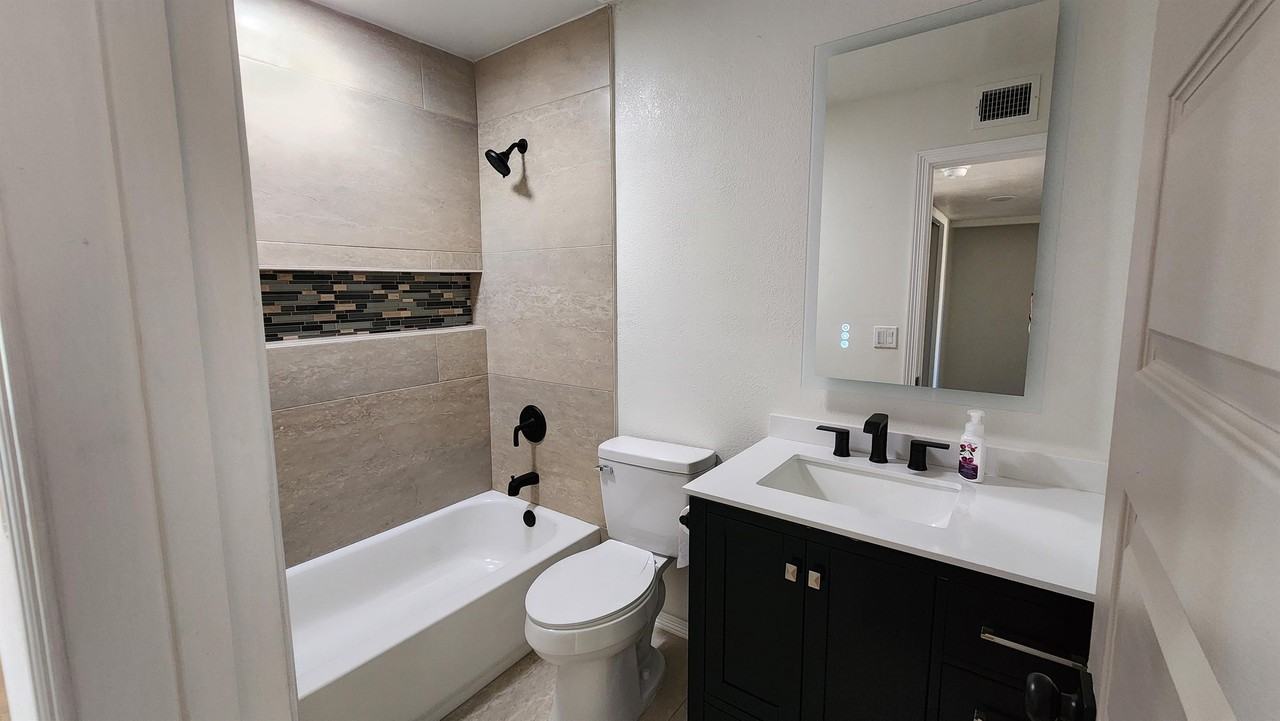 431 W Redd Rd #1 - Photo 6 of 10